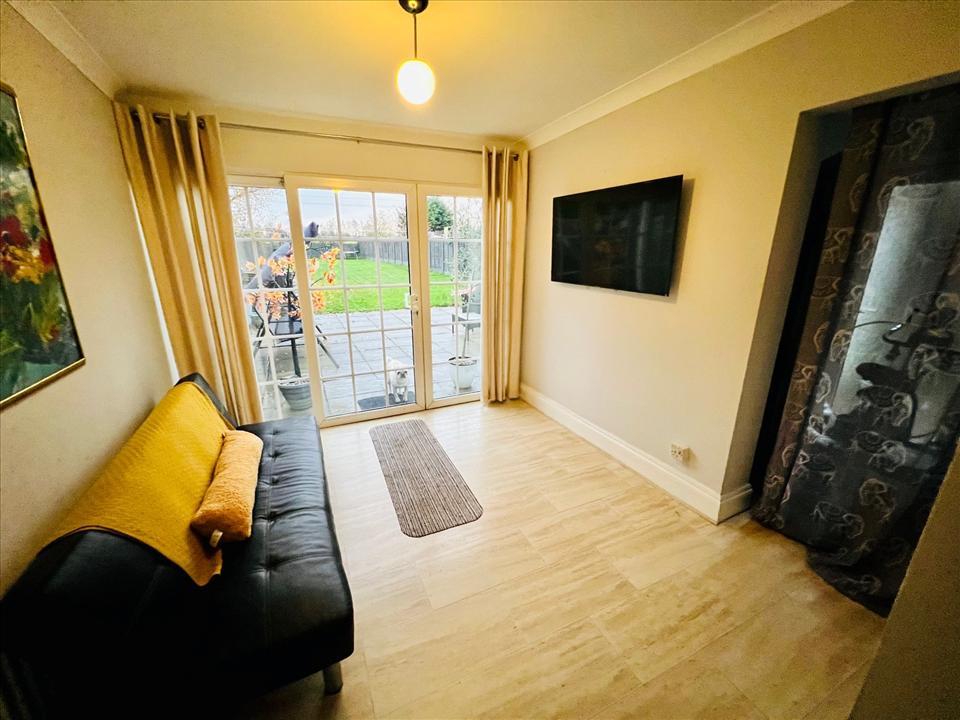 GARDEN ROOM