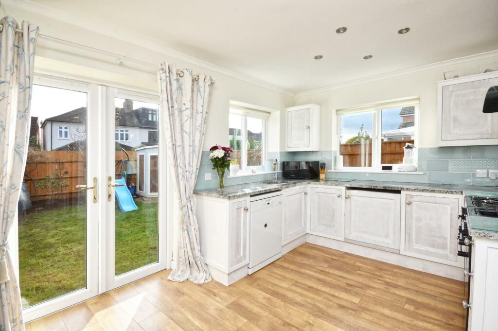 L-Shaped Kitchen/Dining Room