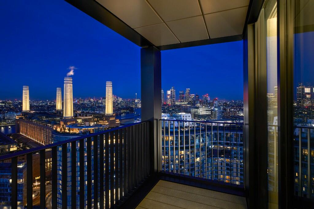 Bar &amp; lounge