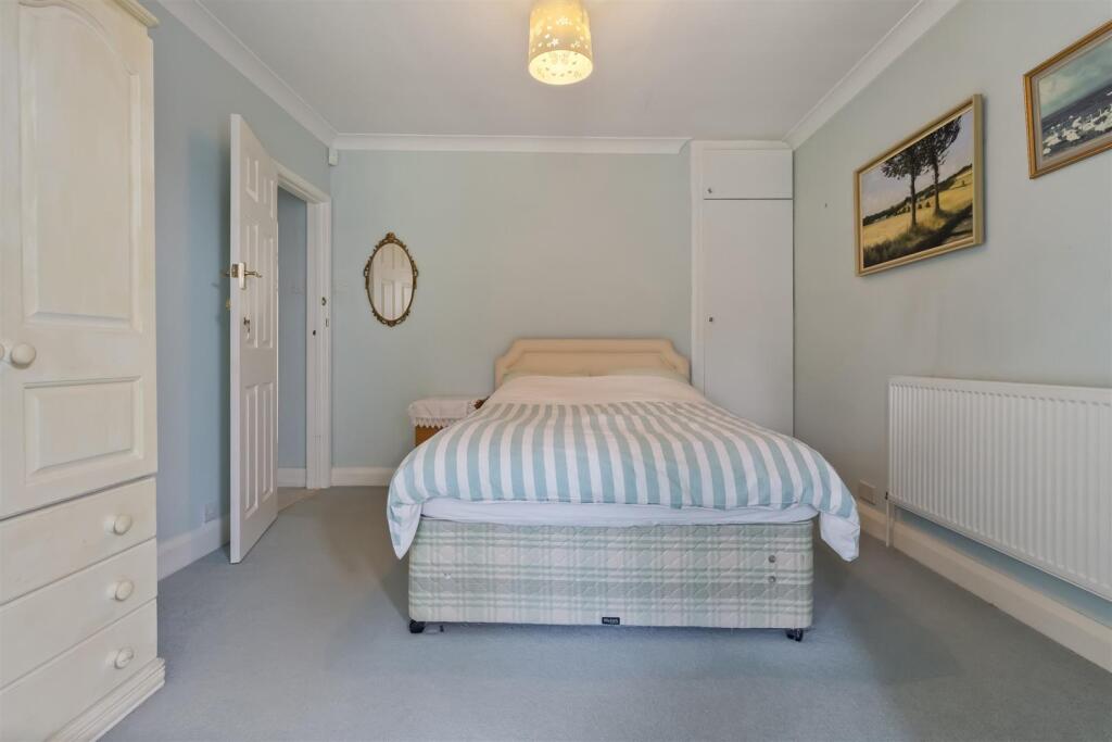 15 Foamcourt Waye_008.JPG