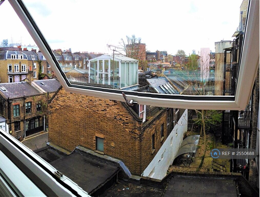 Bedroom View Over Doughty Mews