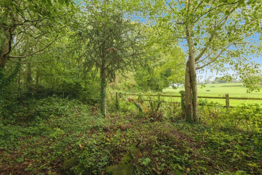 Land To Rear Of Garage
