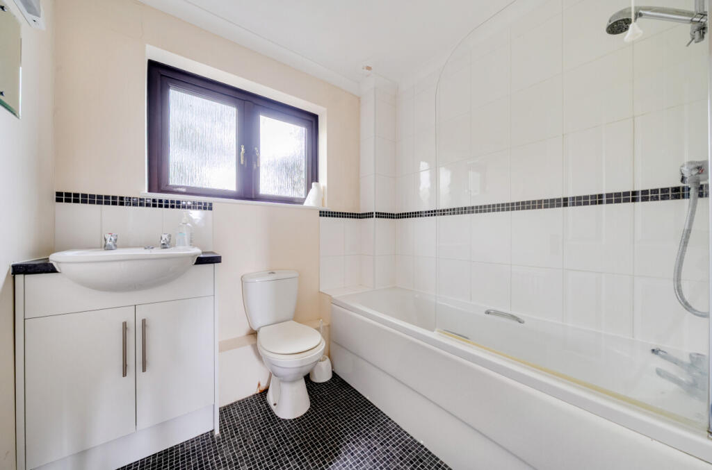 1373222-12-6904a3...