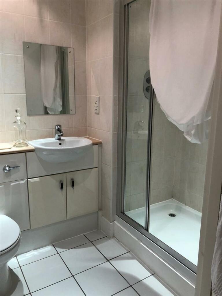 ENSUITE.jpg