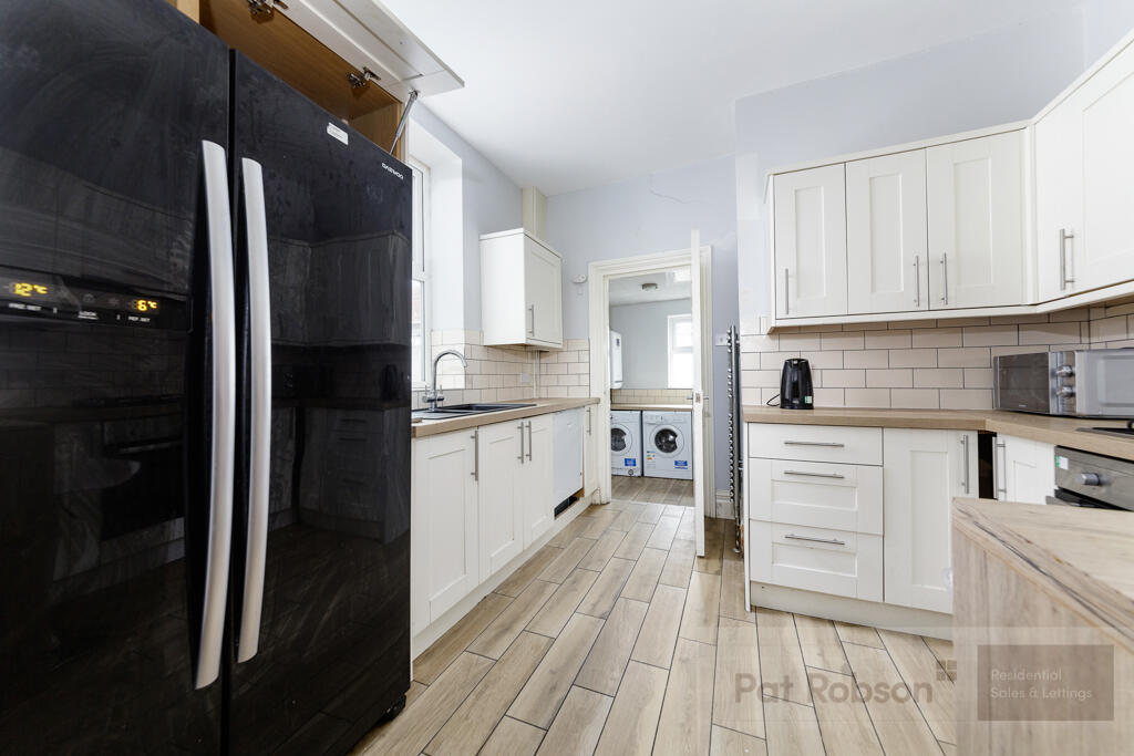 24 lyndhurst629.jpg