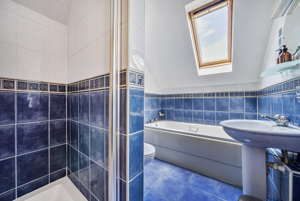 1347034-3-68baf46...