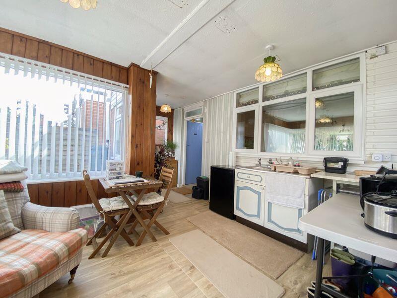 GARDEN ROOM
