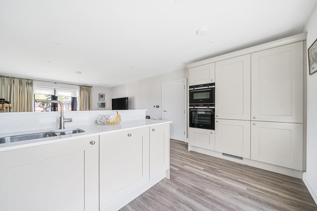 Open-Plan Reception Room