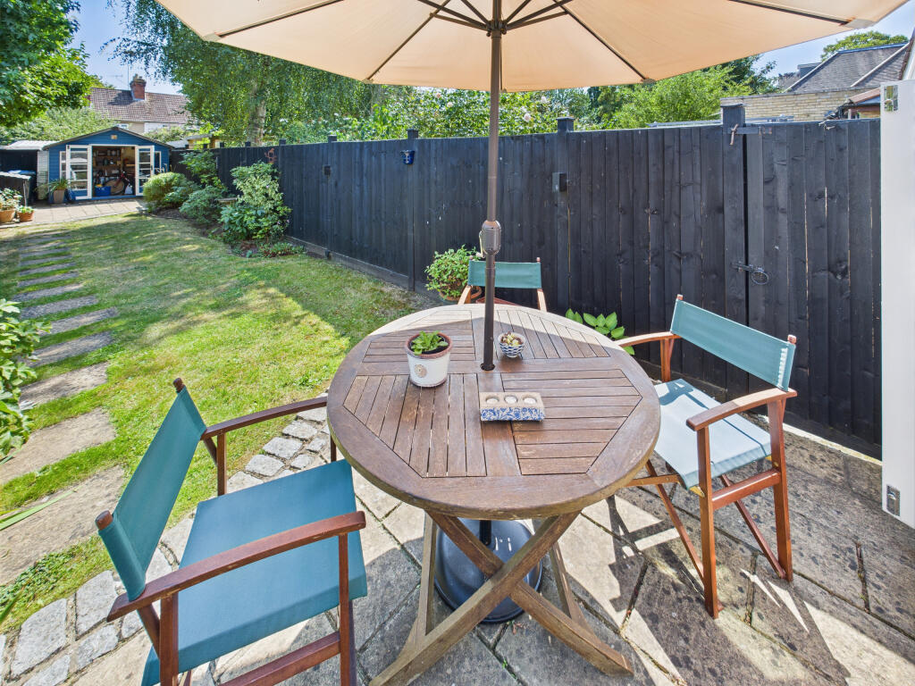 CAM01354G0-PR0572-STILL016