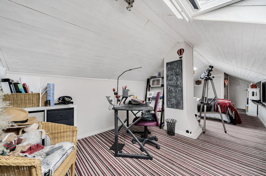 1318058-15-686581...