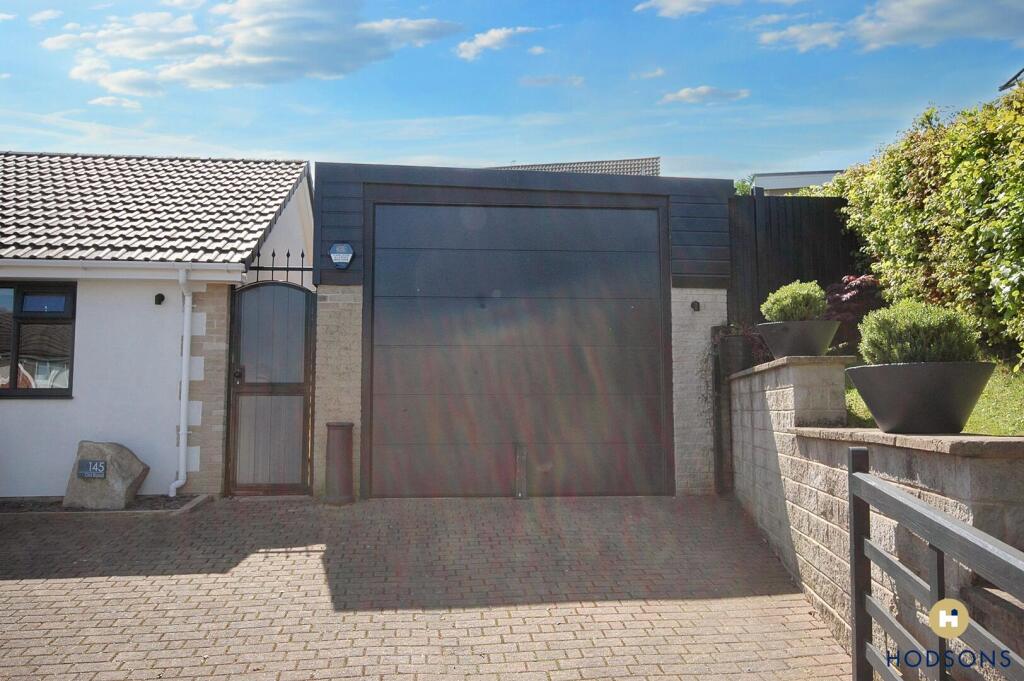 Driveway/Garage