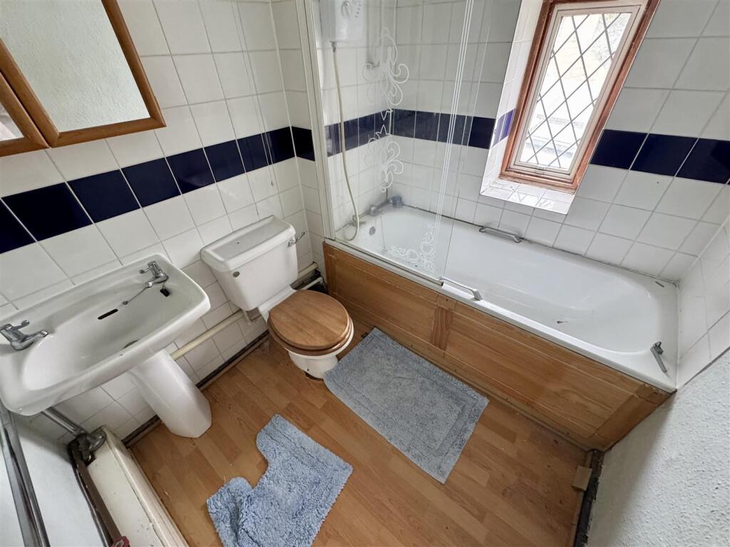 Bathroom.jpeg