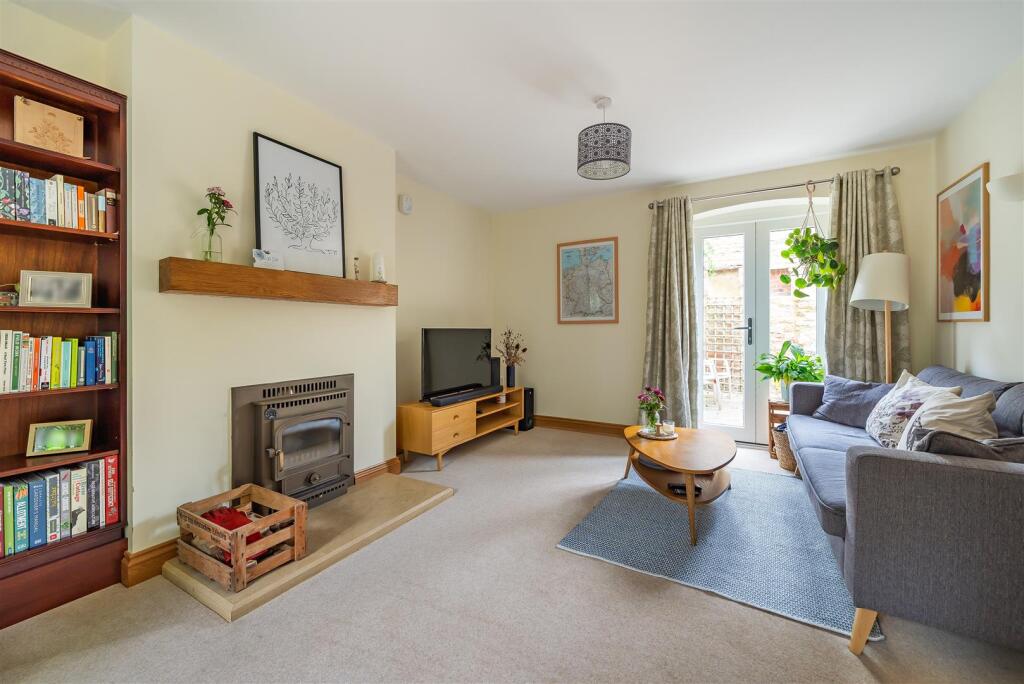 Emby House, 6a High Street, Greens Norton (17).jpg