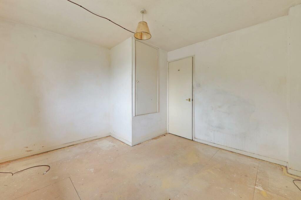 11-07d4JHPropWorld - 20 Chelsfield Gardens - 31-me