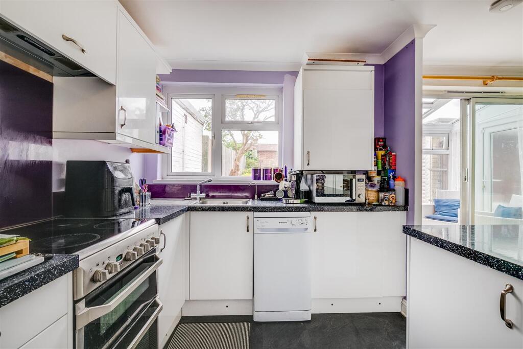 Romany Close 34-9.jpg