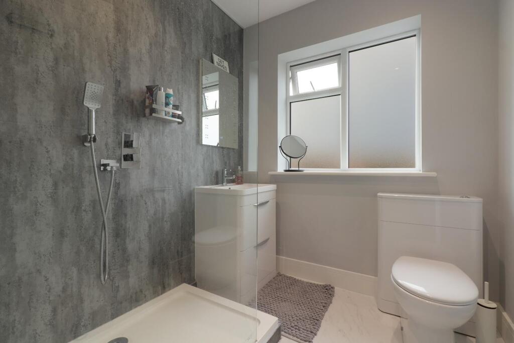 SHOWER ROOM