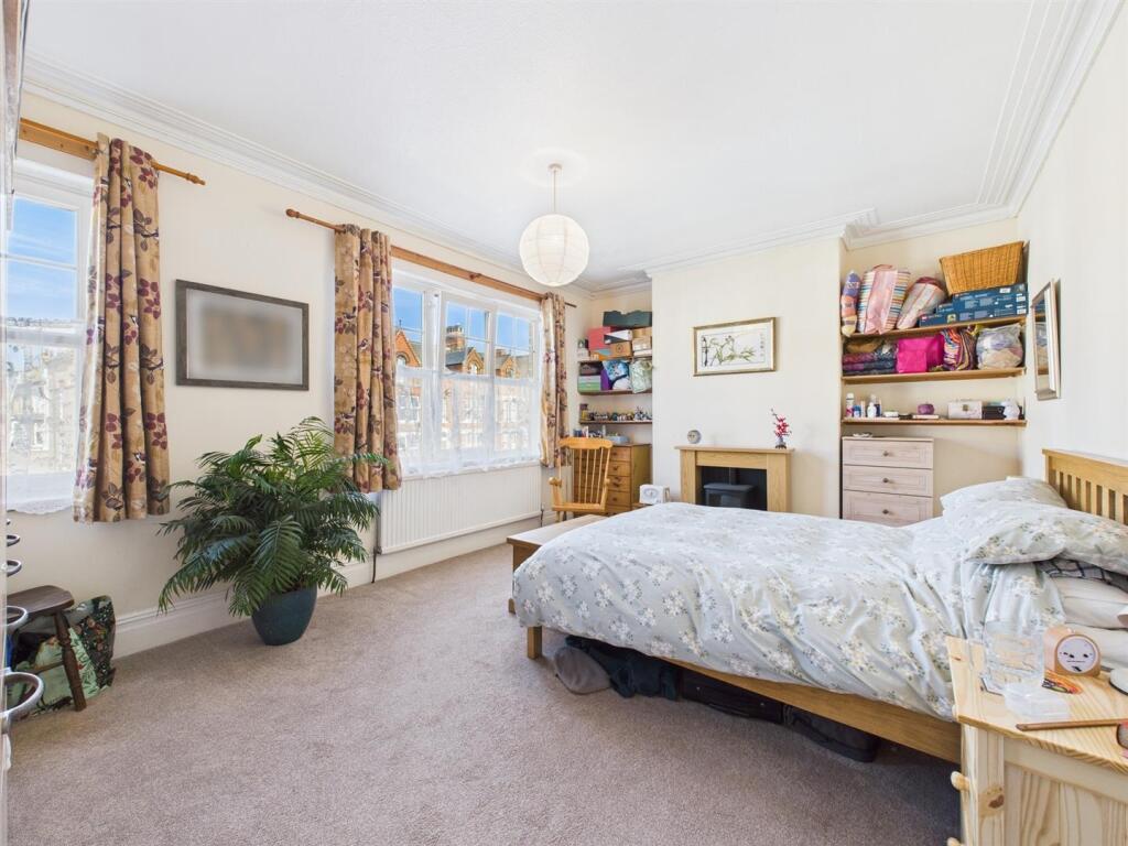Bedroom: