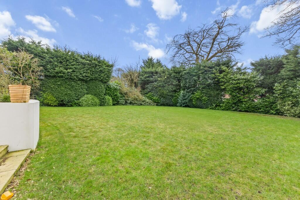 Lawned garden