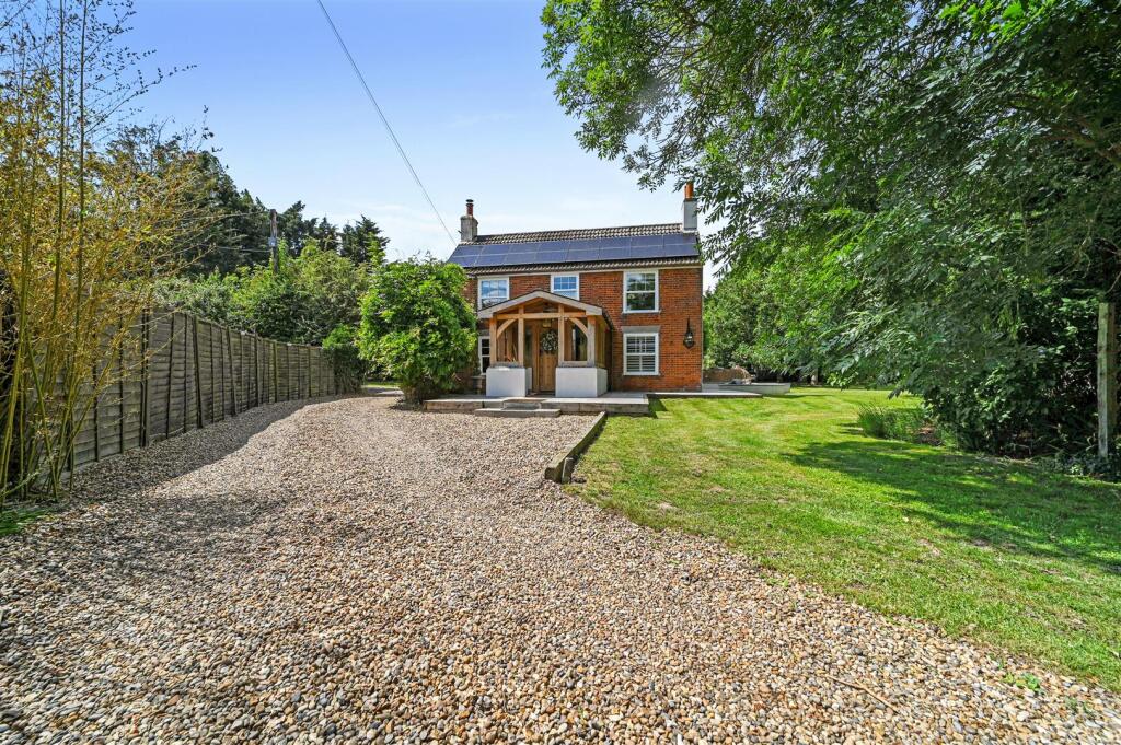 PT-FC(COL)-PondFarmHouse-39.jpg