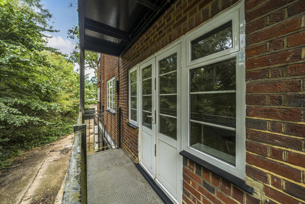 1354882-4-68c803b...