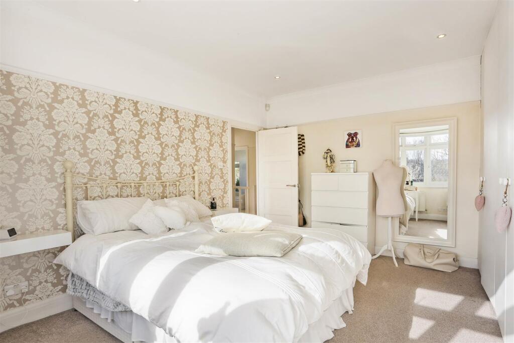 1428771084 -  23.jpg