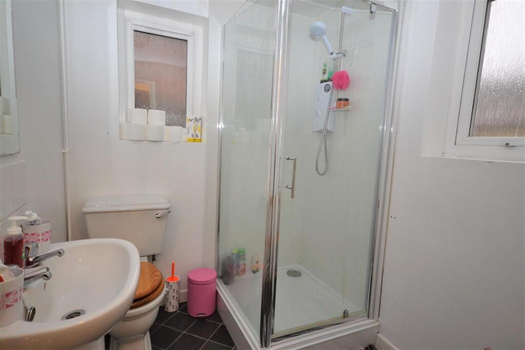 Showerroom.JPG