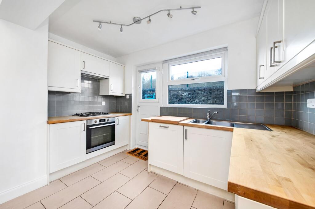 OPEN-PLAN DINING KITCHEN