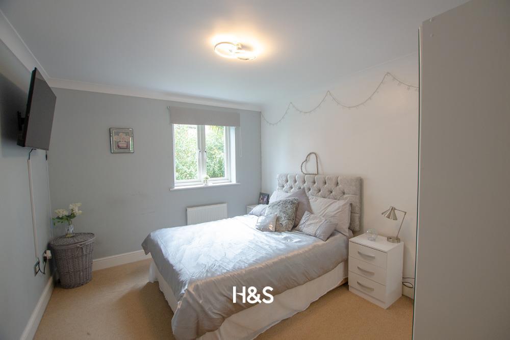 50 Woodshires Road - bed4.jpg
