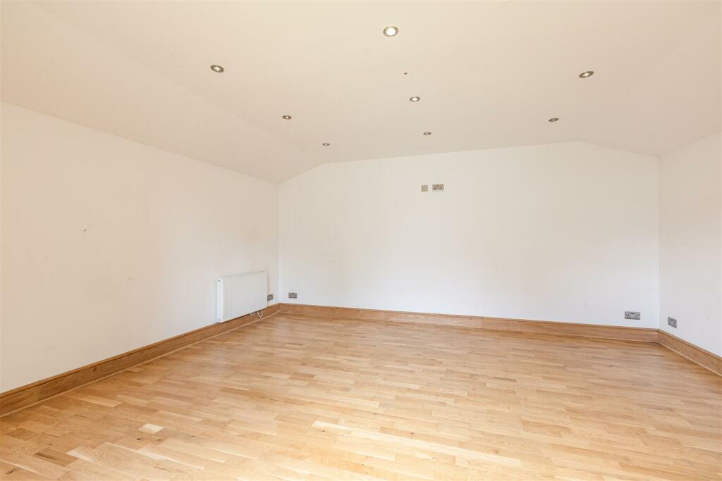 103 Crockford Park Road - 22.jpg