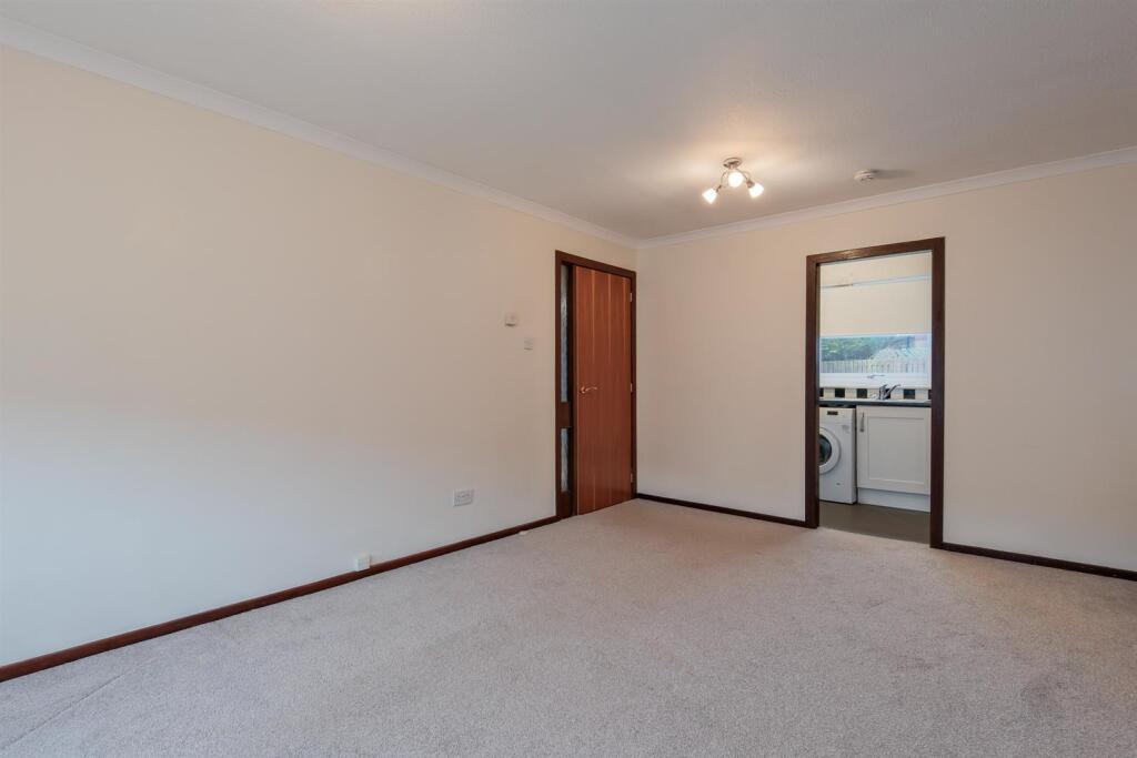 013-18 Hemmingen Court Carluke, Lanarkshire, ML8 5