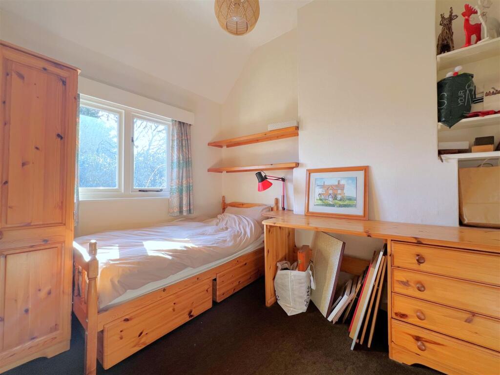 bed 4.jpg