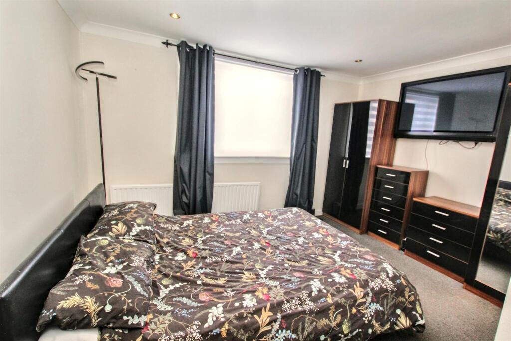 11 - Bedroom One.jpg