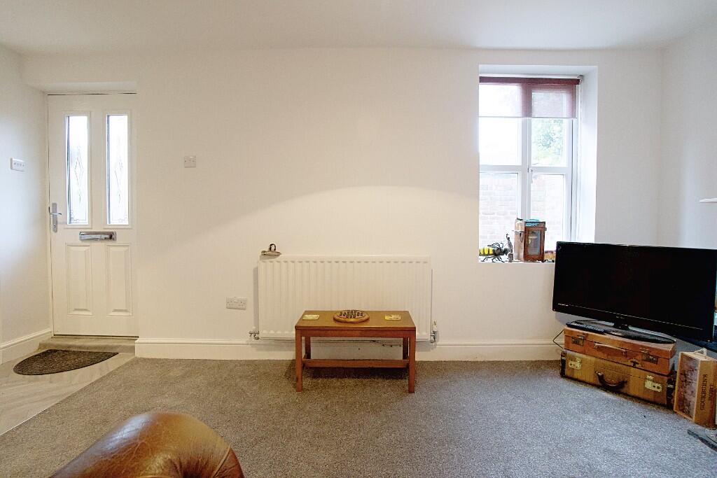 Argyll Street | Bedford | Beds | MK40 | no chain 