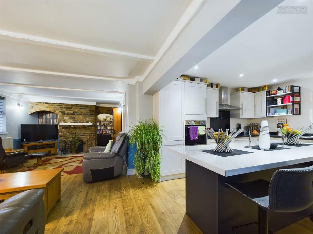Living Room/Kitchen