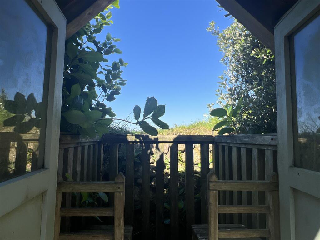 Garden, Land &amp; Views