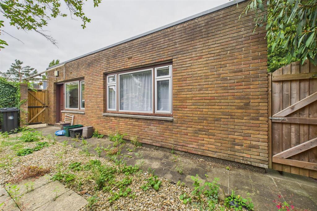 1A Shaplands, Stoke Bishop, Bristol BS9 1AY | A Fr