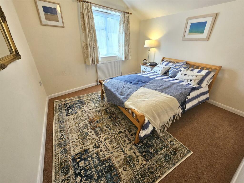 Bedroom 1.jpg