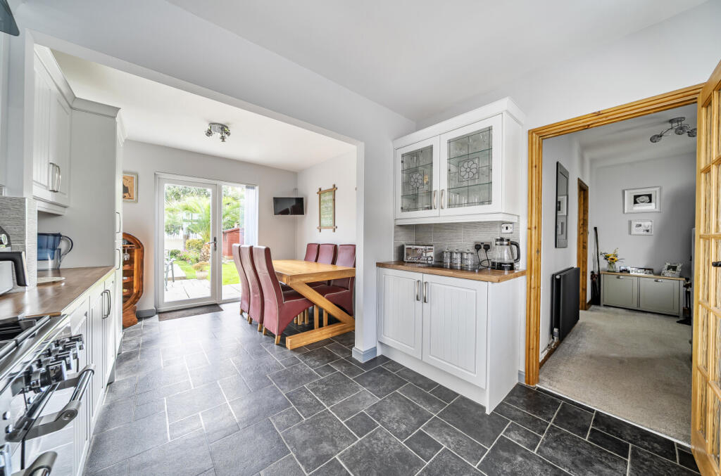 1361994-10-68de90...