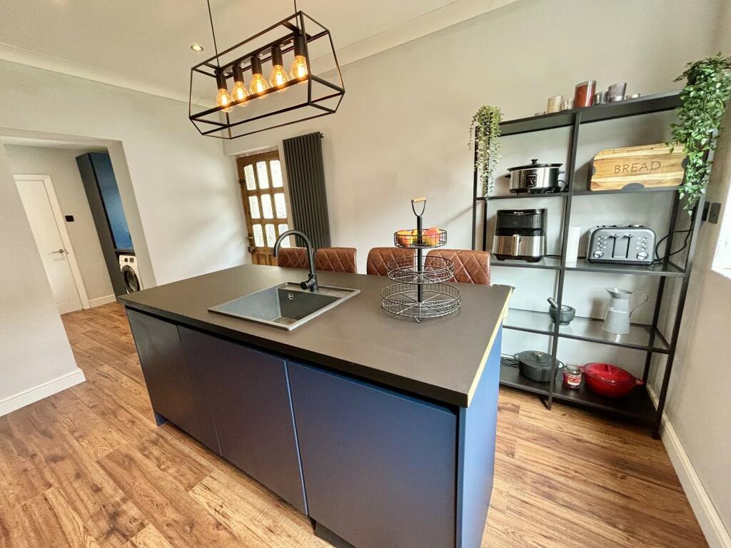 Kitchen / Breakfast Room