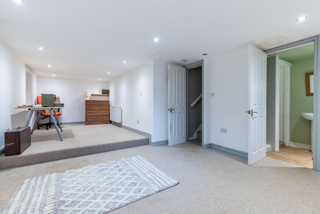 Open Plan Lower G...