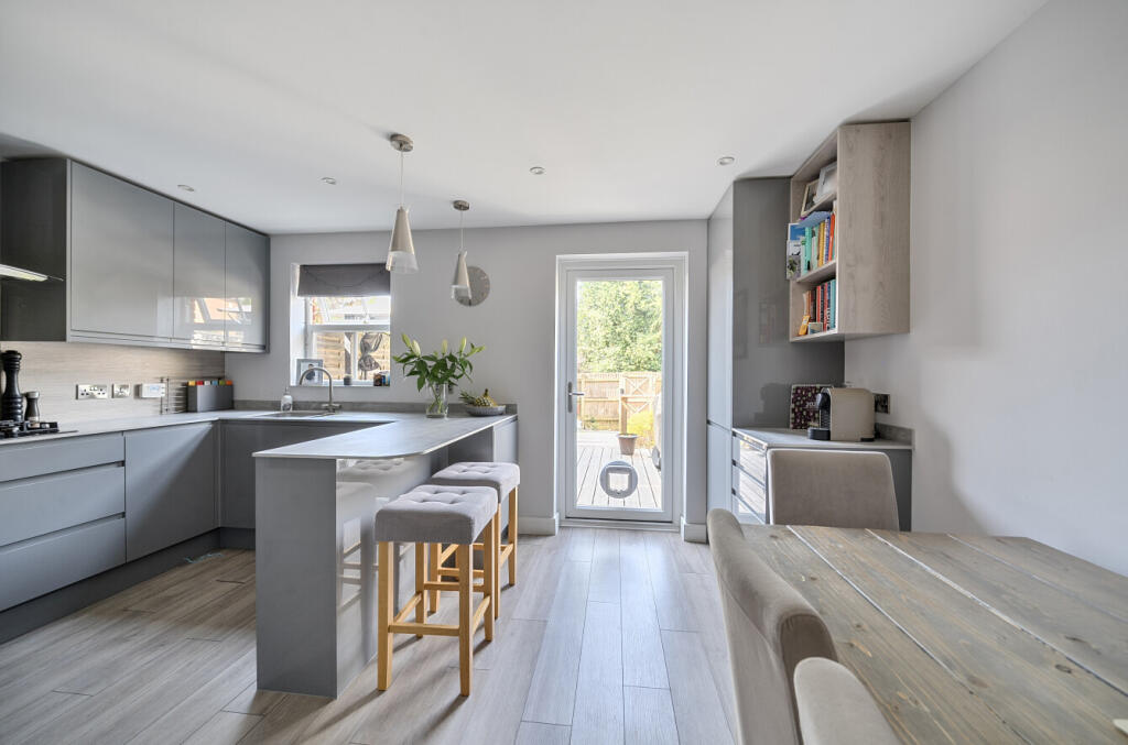 1305130-16-685144...