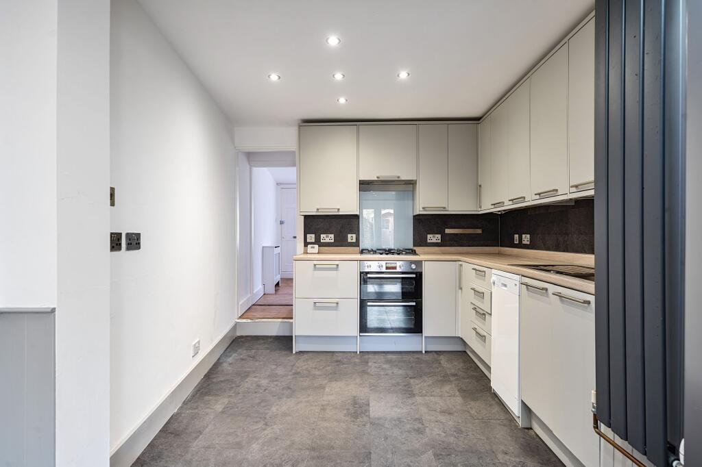 Kitchen/Dining Room (2)