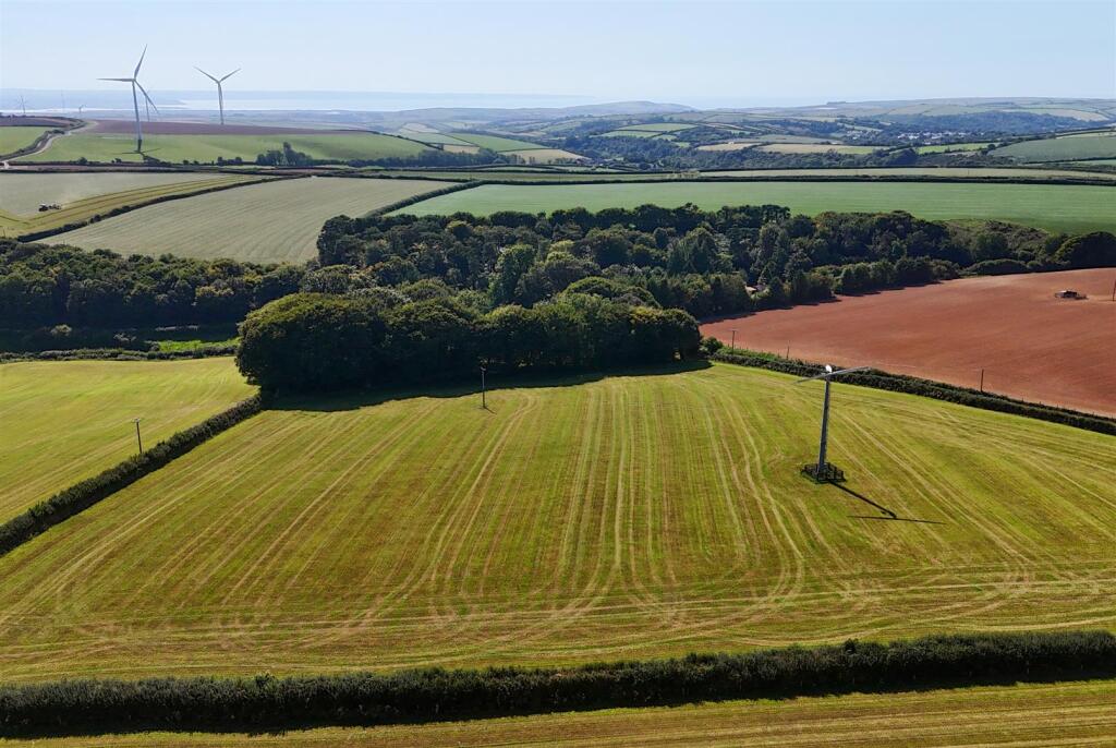 -68a73a4f9a73d-1339613-jpg Drone (13).jpg