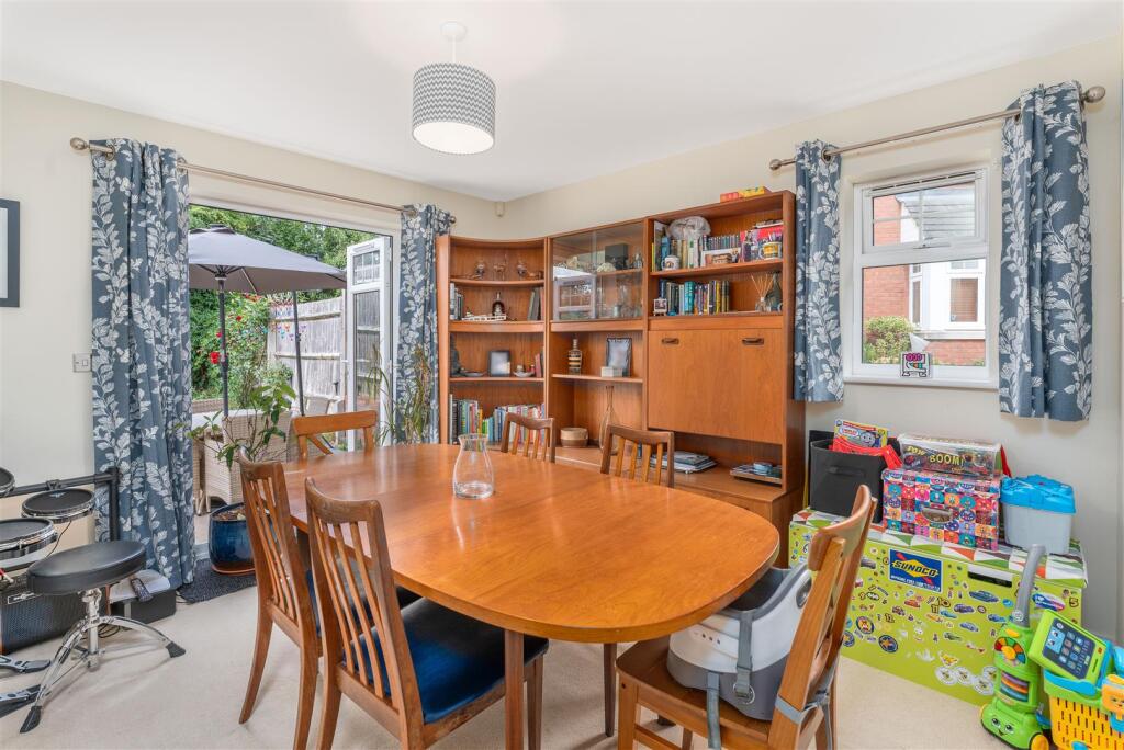 13 Claypits Close, Banbury-7.jpg