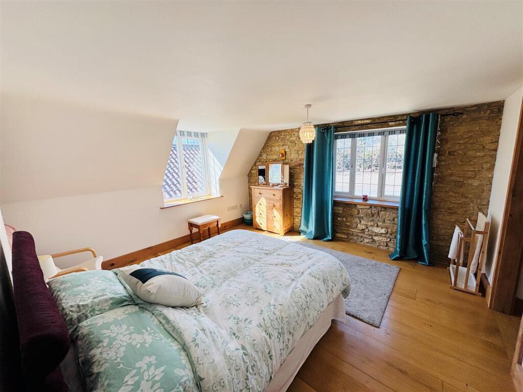 Swanbed2.jpg