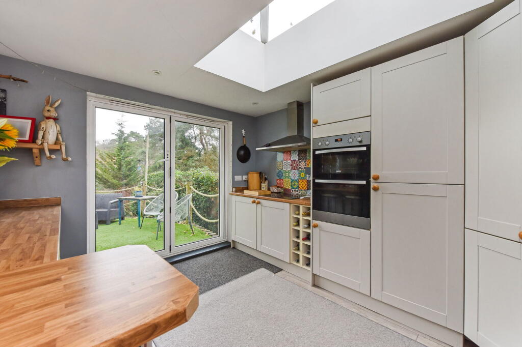 Black Pond Lane, Lower Bourne, Farnham, GU10 3NW