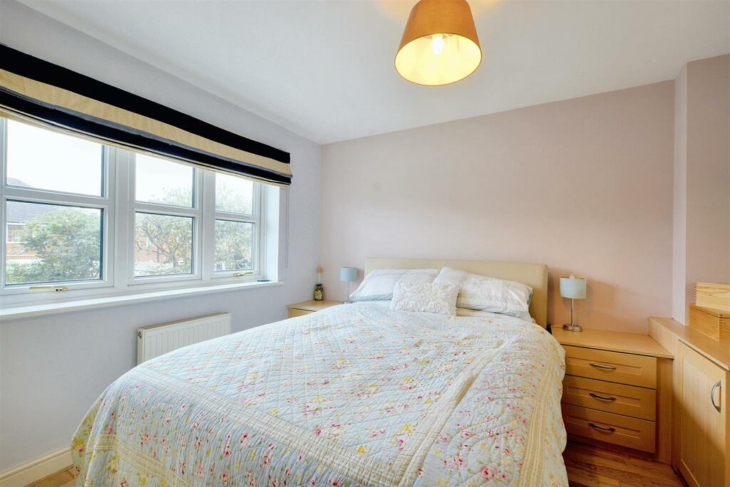 Bedroom 1_2.jpeg