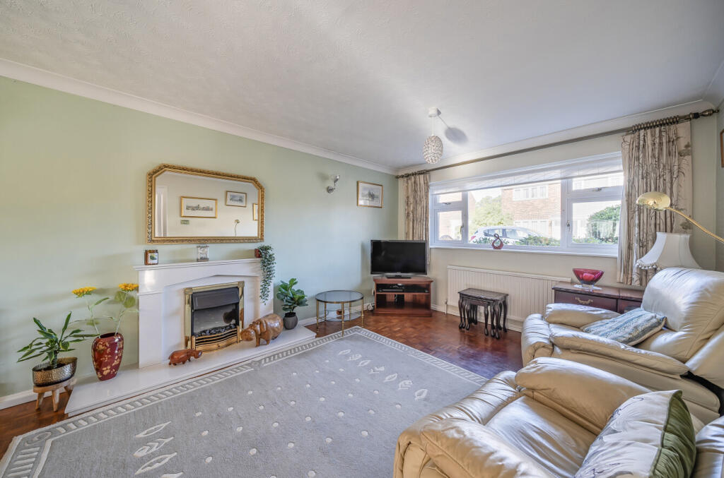 1348387-3-68bb103...