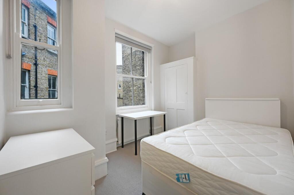 Auriol Mansions - Bedroom