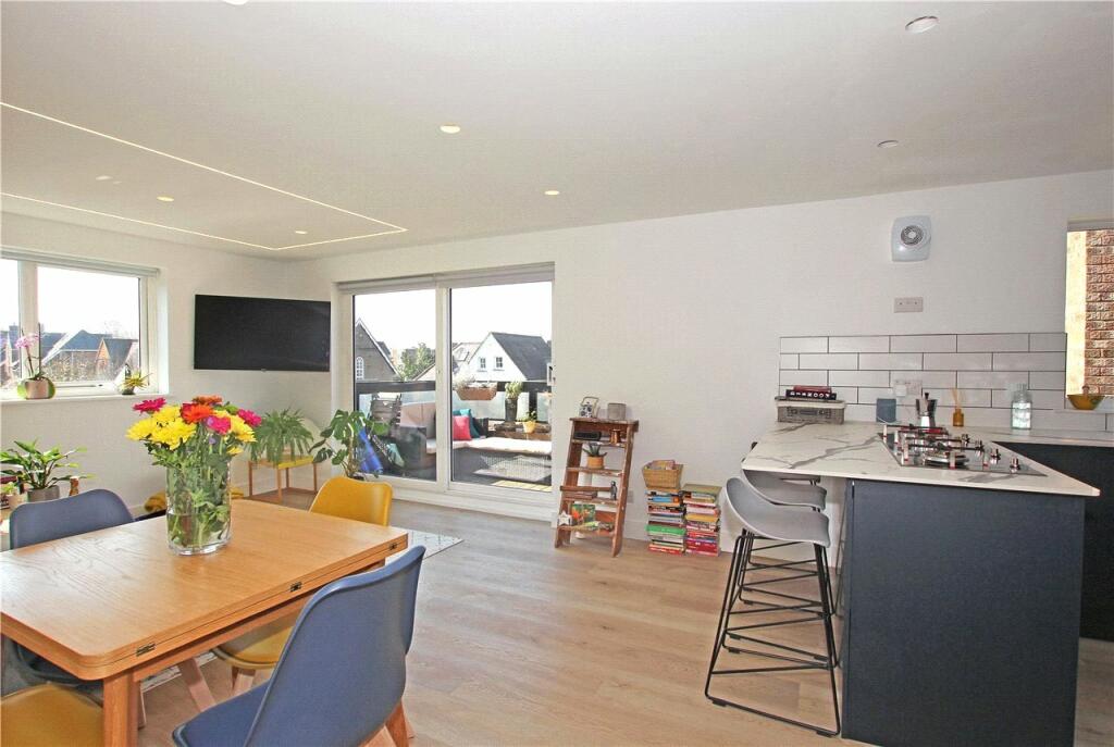 Lounge/Kitchen